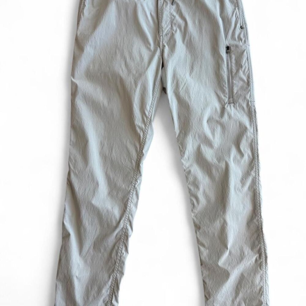 Vuori Men's Cream and Grey Trousers